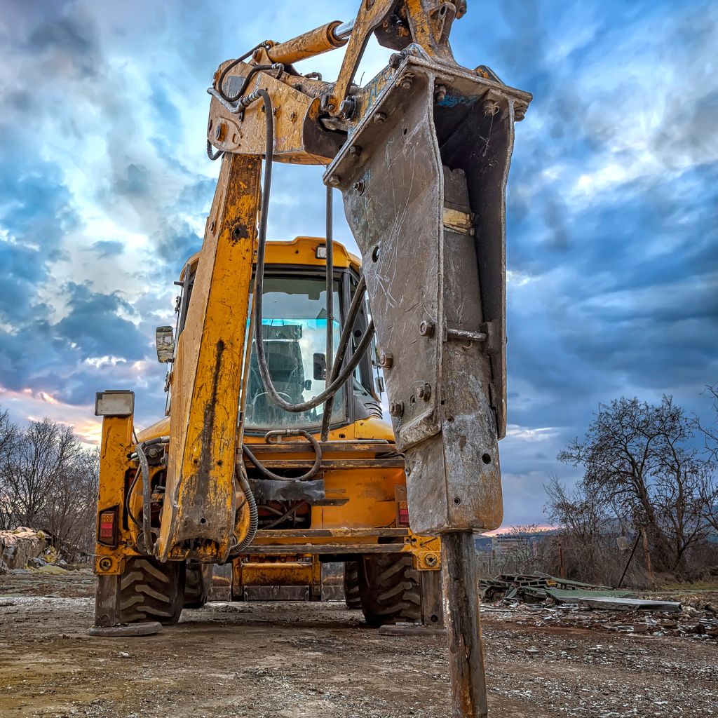 service vente accessoires engins avec brise roche hydraulique BTP BRH